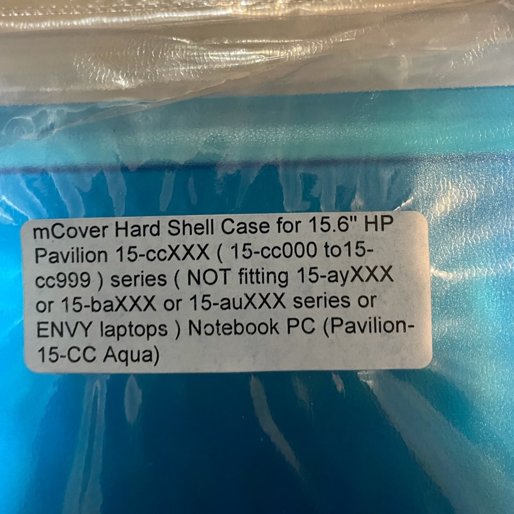 I Pearl mCover collection in Blue see through hard shell designed by iPerl inc. - Picture 4 of 4